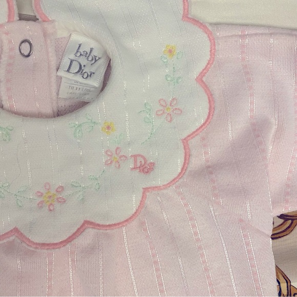 Baby Dior Up to 11lbs Floral Luxury Embroidered Baby Onesie - Picture 3 of 7
